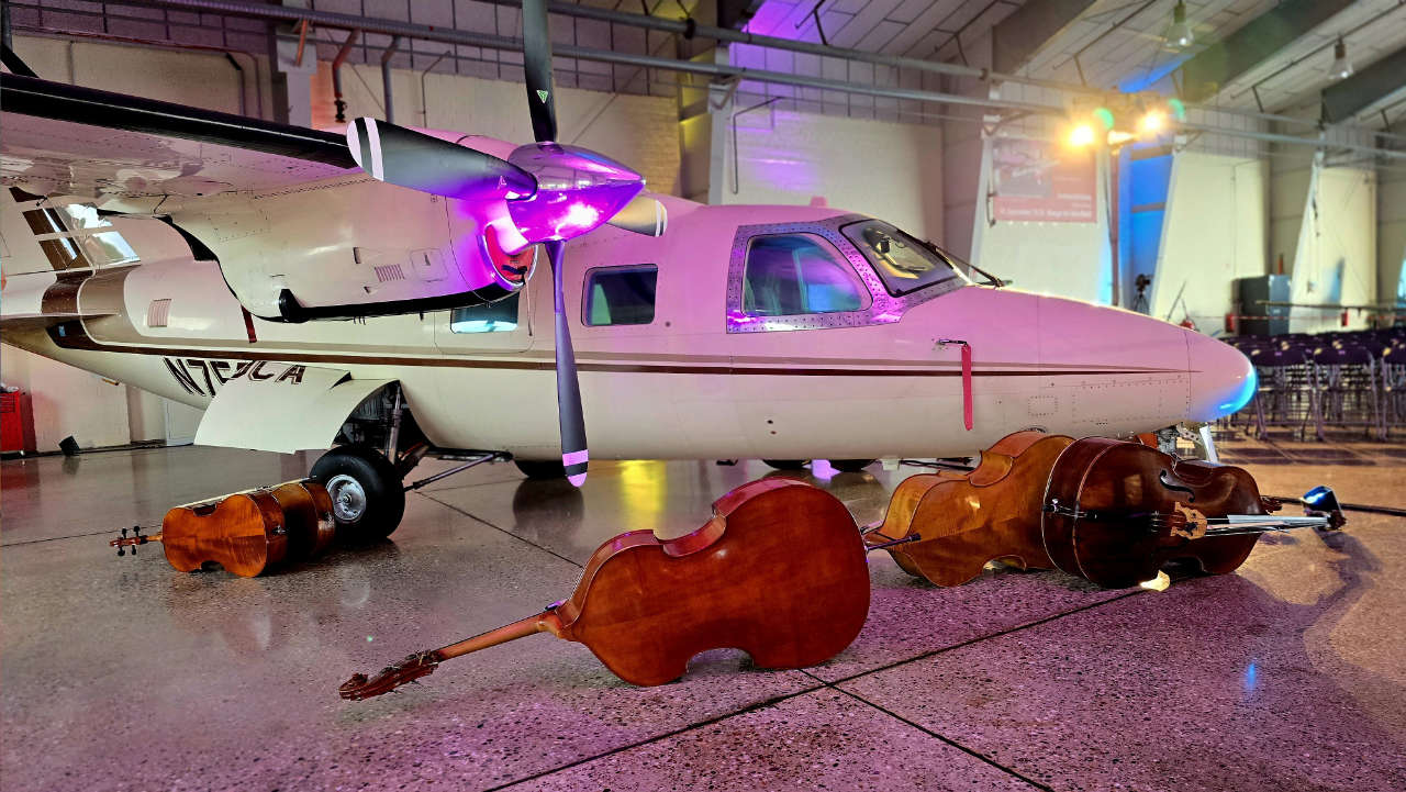 Hangar Night - Musik zum Abheben | Eine Reise um die Welt